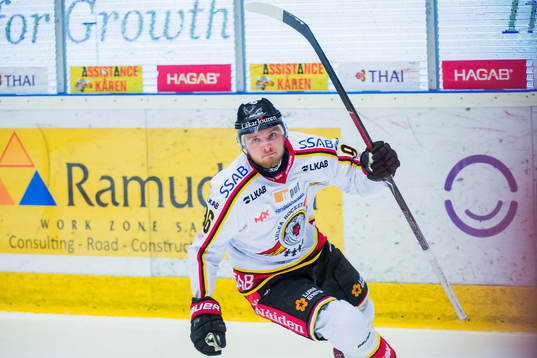 Luleås Robin Kovacs jublar