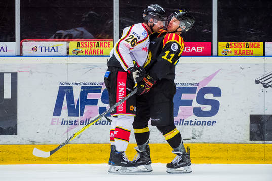 Luleås Joey Hishon och Brynäs Kevin Clark