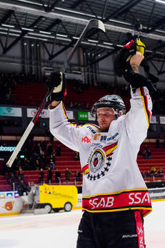 Luleås Robin Kovacs jublar