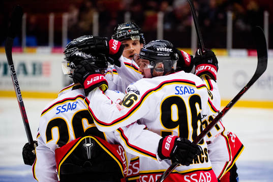 Luleås Robin Kovacs jublar