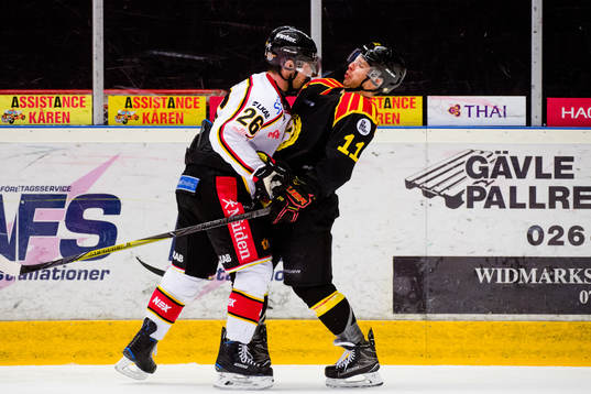 Luleås Joey Hishon och Brynäs Kevin Clark