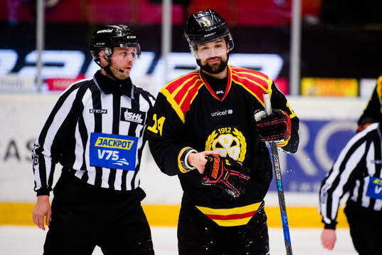 Brynäs Johan Alcén har ont