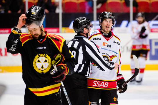 Brynäs Johan Alcén och Luleås Emil Larsson