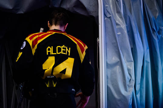 Brynäs Johan Alcén lämnar isen