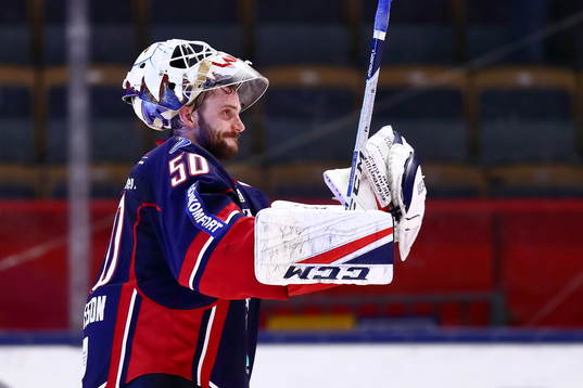 Linköpings målvakt Jonas Gustavsson jublar
