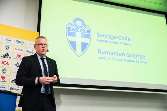 Bläddra bland fler bilder av Fotboll, Sverige, Landslagsuttagning