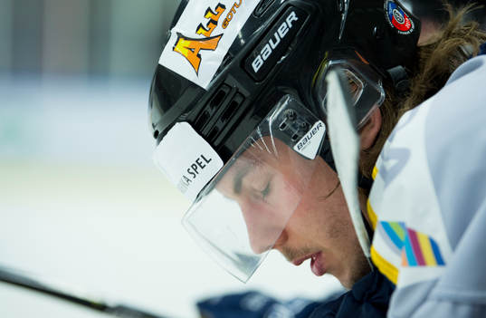 Visby/Romas Gustav Hedin deppar