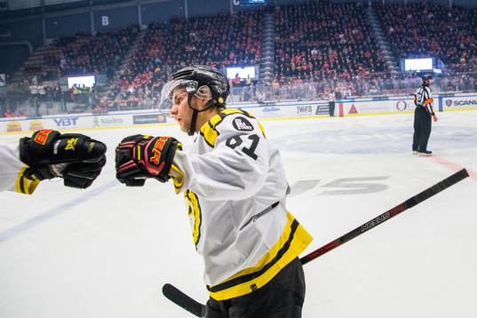 Brynäs Juuso Ikonen jublar