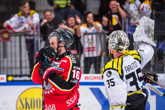 Luleås Niklas Olausson deppar och Brynäs målvakt David