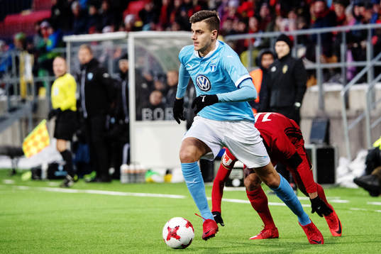 Malmö FFs Alexander Jeremejeff med bollen