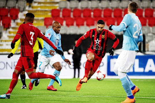 Malmö FFs Fouad Bachirou och Östersunds Saman Ghoddos