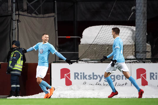 Malmö FFs Arnór Ingvi Traustason jublar med Alexander