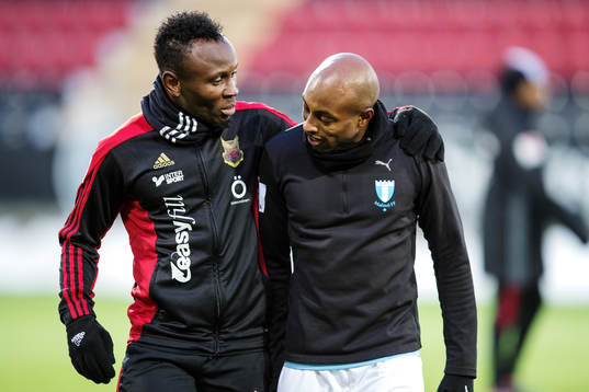 Östersunds Samuel Mensiro och Malmö FFs Fouad Bachirou