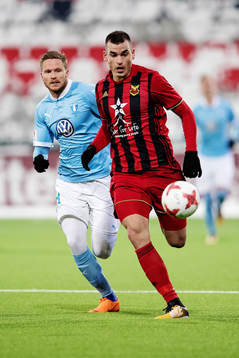 Malmö FFs Lasse Nielsen jagar Östersunds Dino Islamovic