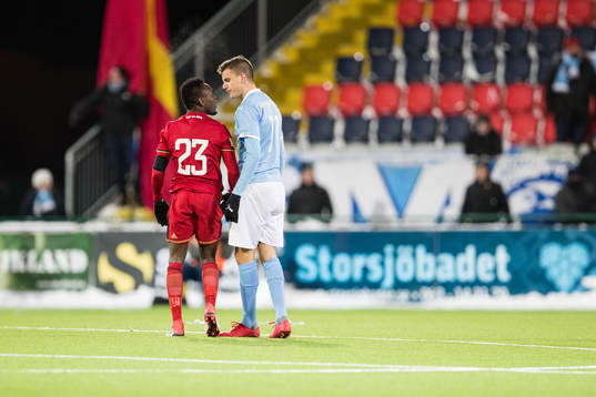Östersunds Samuel Mensiro och Malmö FFs Alexander
