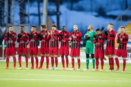 Östersunds spelare hedrar minnet