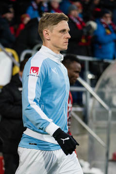 Malmö FFs Sören Rieks på väg in på plan innan