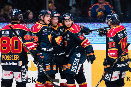 Djurgårdens Linus Hultström (m) jublar