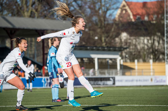 Rosengårds Fiona Brown jublar