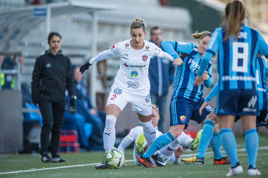 Rosengårds Nathalie Björn mot Djurgårdens Irma Helin