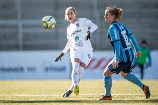 Rosengårds Nathalie Björn mot Djurgårdens Irma Helin