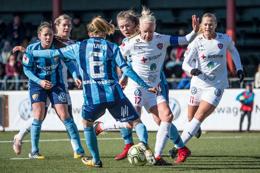 Rosengårds Caroline Seger och Lisa-Marie Utland mot