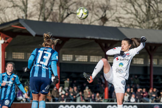 Djurgårdens Petronella Ekroth mot Rosengårds Iva Landeka