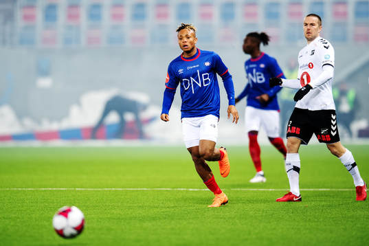 Chidera Ejuke of Vålerenga and Espen Ruud of Odd