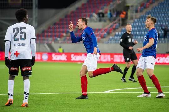 Jonatan Tollås Nation of Vålerenga and Ivan Näsberg of