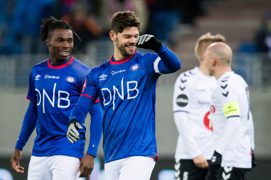 Samuel Adekugbe of Vålerenga and Daniel Fredheim Holm of
