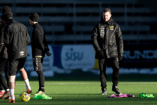 manager Jimmy Thelin
