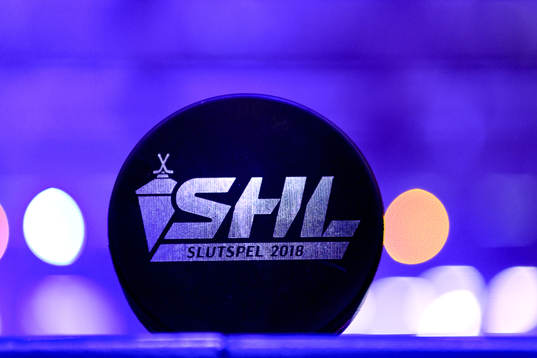 Matchpuck före kvartsfinal 1 i SM-slutspelet i ishockey