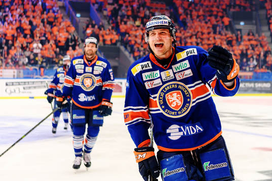 Växjös Oliver Bohm jublar