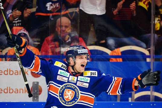 Växjös Oliver Bohm jublar