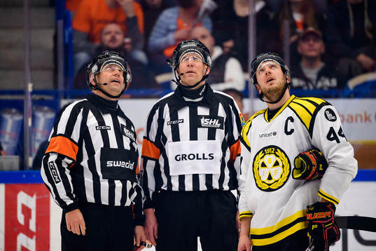 Domare Sören Persson, Domare Morgan Johansson och Brynäs