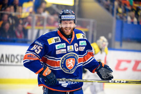 Växjös Liam Reddox grinar illa