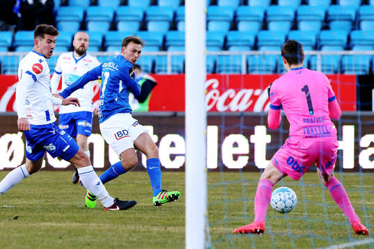 Fredrik Aursnes of Molde with a chance to score
