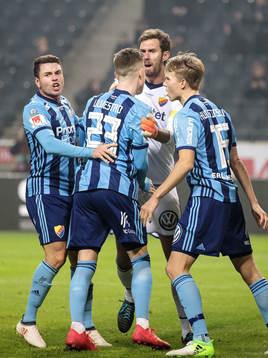Djurgårdens målvakt Andreas Isaksson jublar med