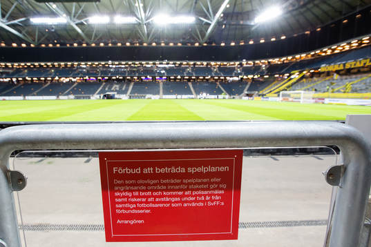 En förbudsskylt med texten " Förbud att beträda