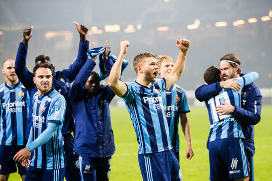 Djurgårdens Jesper Karlström (närmast i bild) och