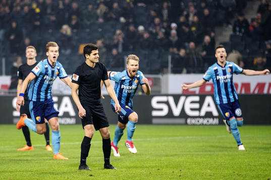 s Tarik Elyounoussi deppar