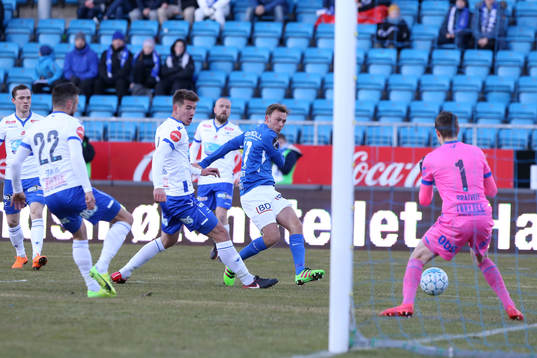 Fredrik Aursnes of Molde with a chance to score