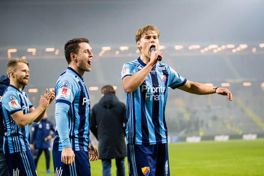 Djurgårdens Kerim Mrabti (m) och Felix Beijmo (h) jublar