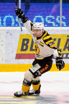 Skellefteås Oscar Möller jublar
