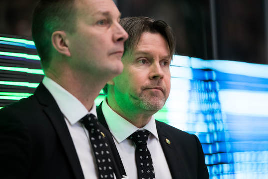 Färjestads tränare Johan Pennerborn och assisterande