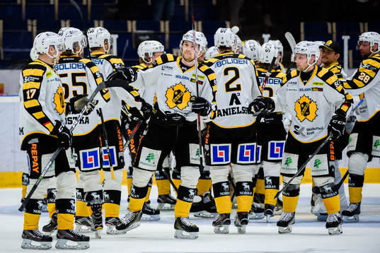 Skellefteås spelare jublar
