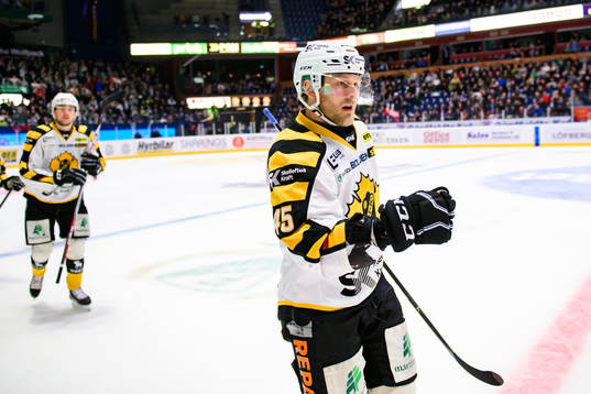 Skellefteås Oscar Möller jublar