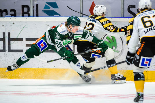 Färjestads Oskar Steen
