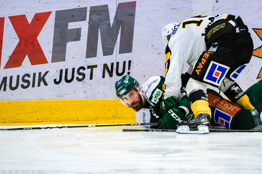 Färjestads Morgan Ellis och Skellefteås Linus Lindström