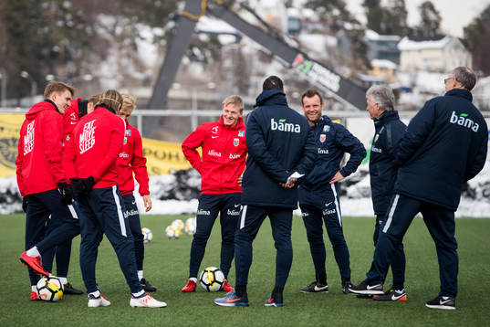 Mats Møller Dæhli and Martin Ødegaard of Norway
